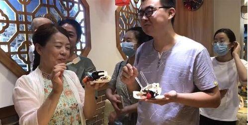 郭威最新邻居爆料新闻,揭秘明星郭威真实生活点滴